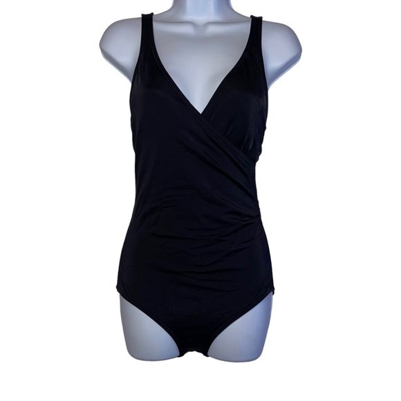 Lands End Womens One Piece Swimsuit 8 Swimwear Black Wire Free Bra Padding Beach - Picture 1 of 10
